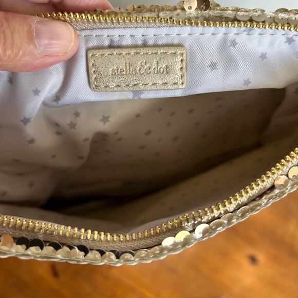 SPRING GALS  STELLA & DOT MARGEAUX OYSTER GOLD SEQUIN CLUTCH. NWT - Picture 6 of 12